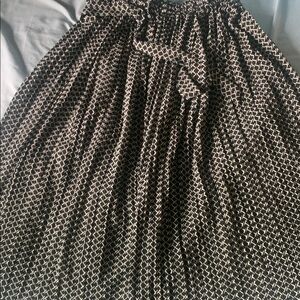 Elegant Black and White Patterned Skirt